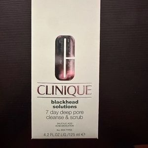 NEW - Blackhead Solutions 7 Day Deep Pore Cleanse & Face Scrub